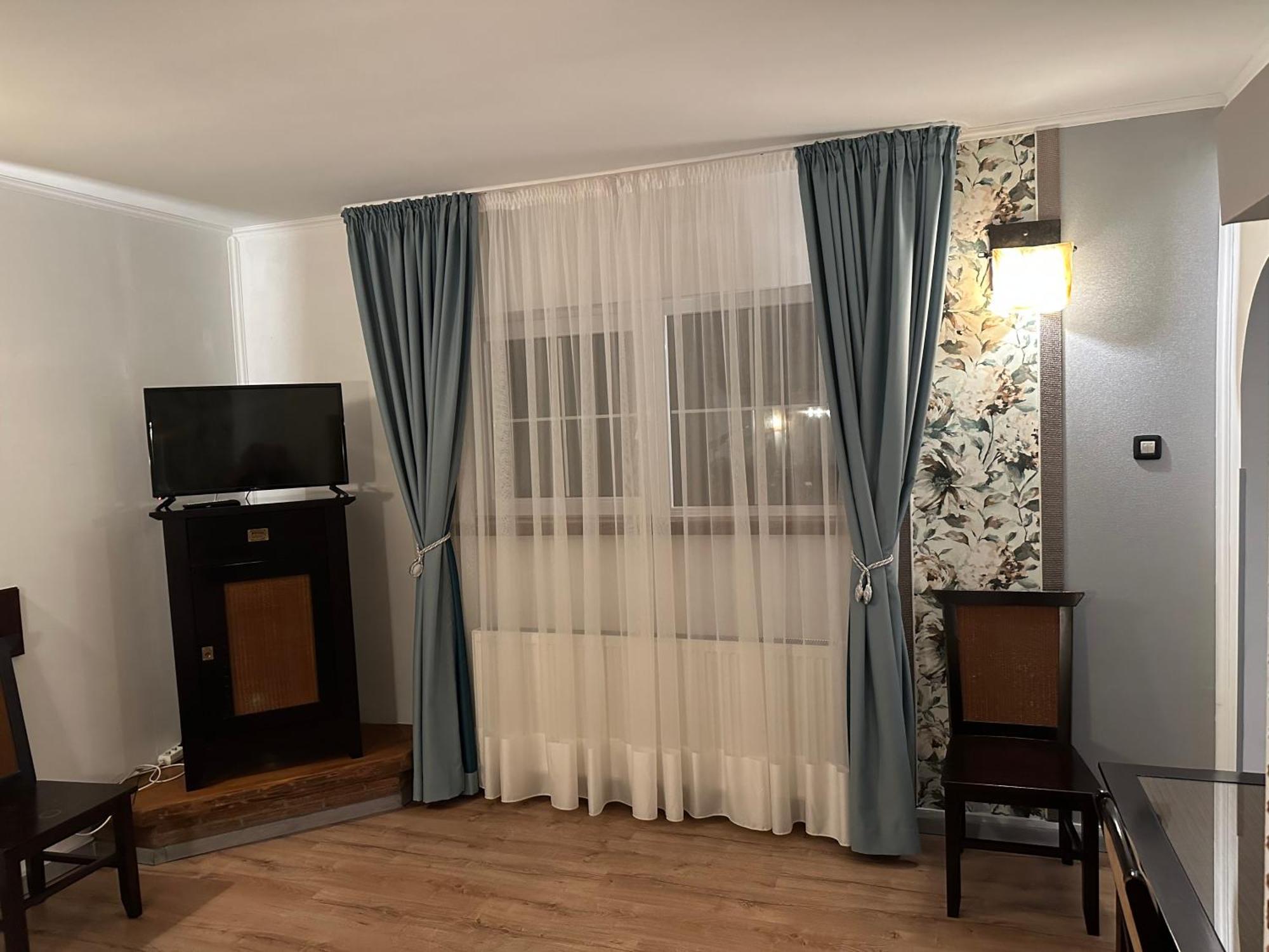 Pensiunea Casa Alba Ghimbav Экстерьер фото