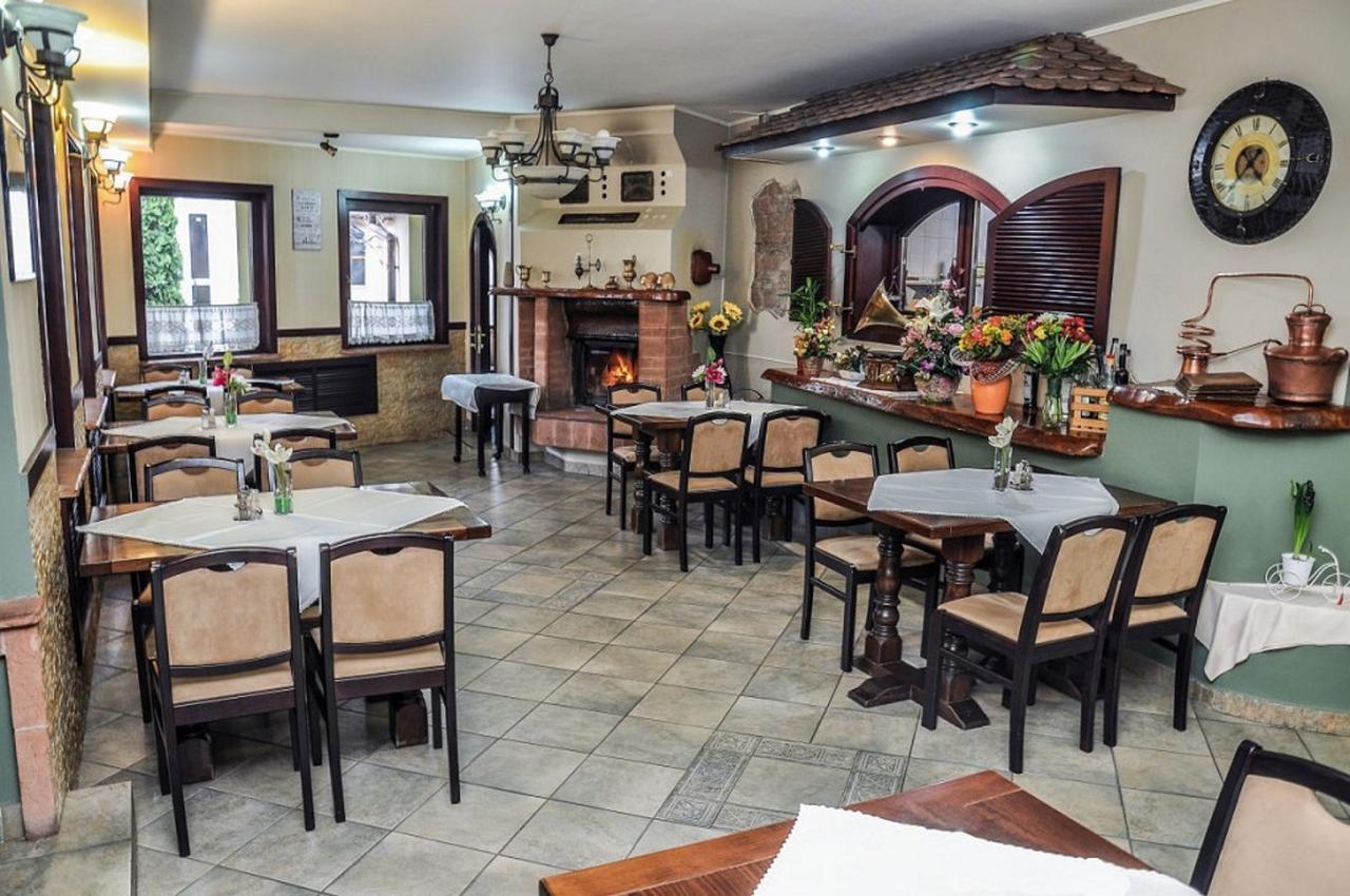 Pensiunea Casa Alba Ghimbav Экстерьер фото